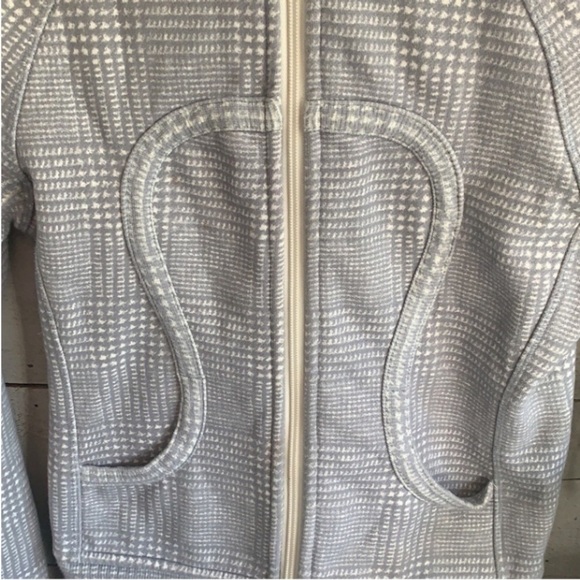 Lululemon Athletica Gray and Cream Jacket - Picture 7 of 13